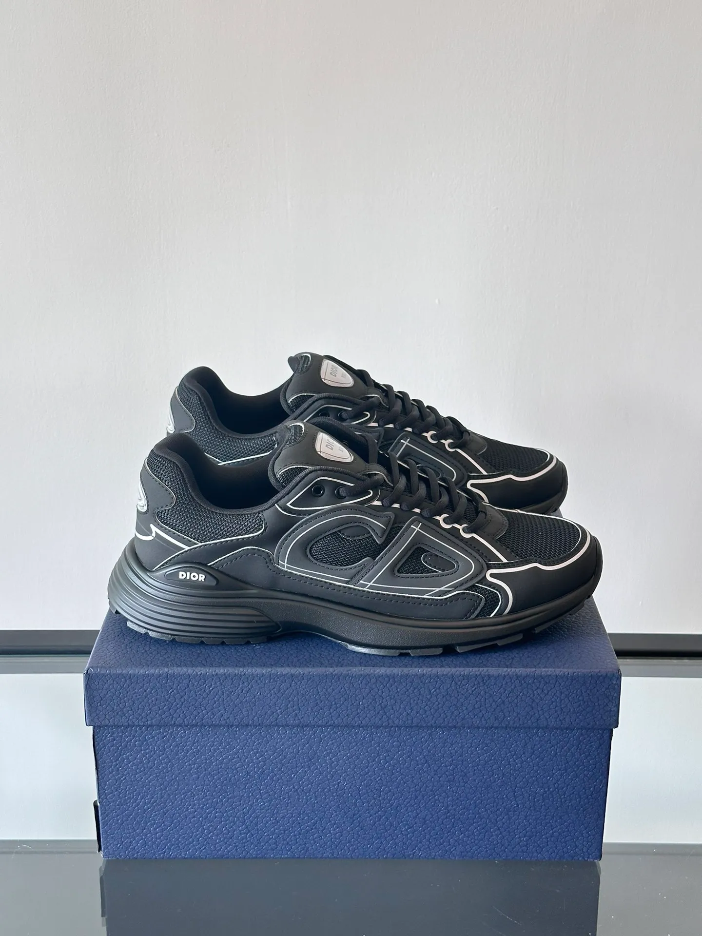 Men's Men's Shoes 💰p440 "Dio*" Dior B30 series sports shoes, multi-color mesh fabric and multi-color technical fabrics, this season's new B30 low-top sports shoes are one of the flagship styles of the series. Crafted from multicolor mesh and technical fabrics, it's finished with a reflective "CD30" graphic and silver-toned "DIOR B30" and "CD30" logos on the heel and tongue. An extra-light, sculpted rubber sole with signature accents adds style, while internal stretch details create ideal comfort. It can be matched with various casual styles to show a fashionable and modern sports style. Size: 38-44 (45-46 customized)